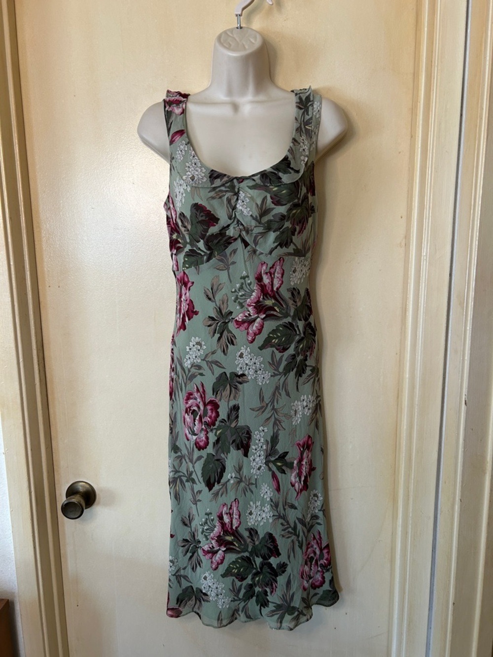 Mannequins Vintage Floral Midi Dress in Sage Green and Rose size M